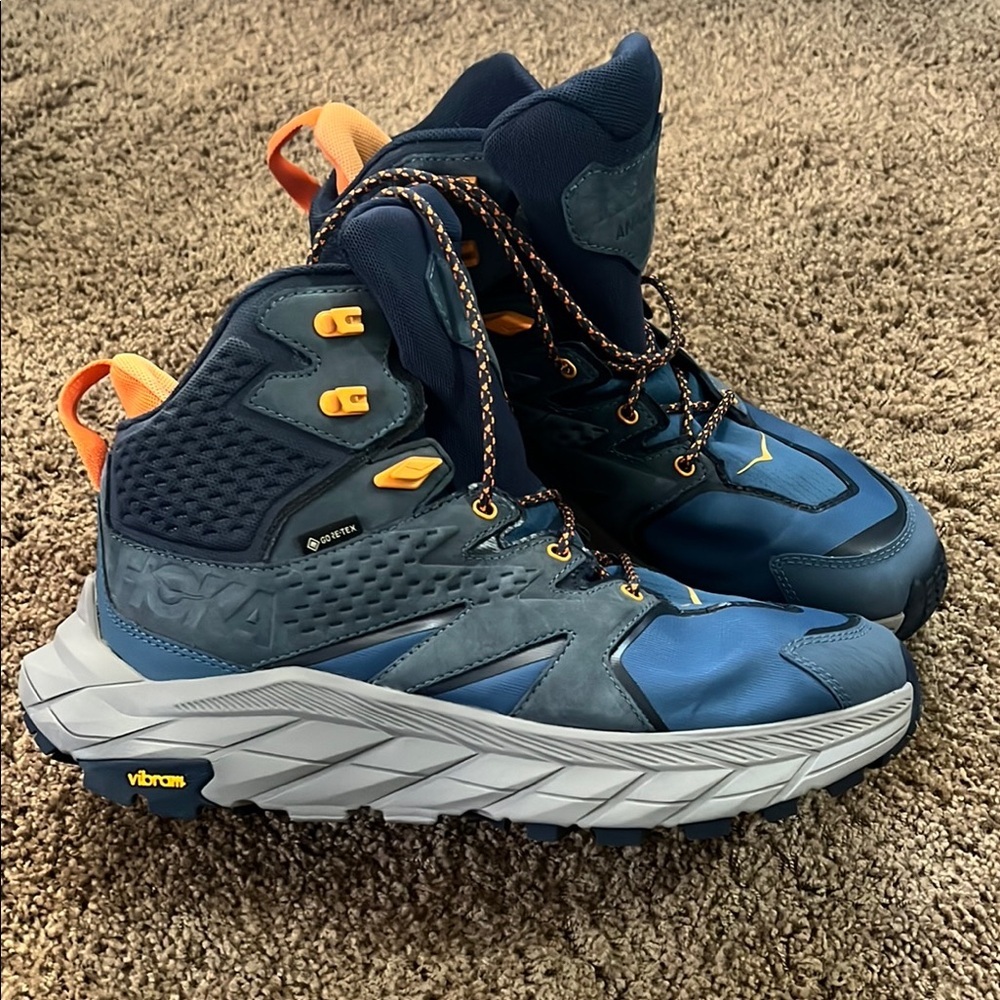 HOKA ONE ANACAPA MID GTX BOOTS